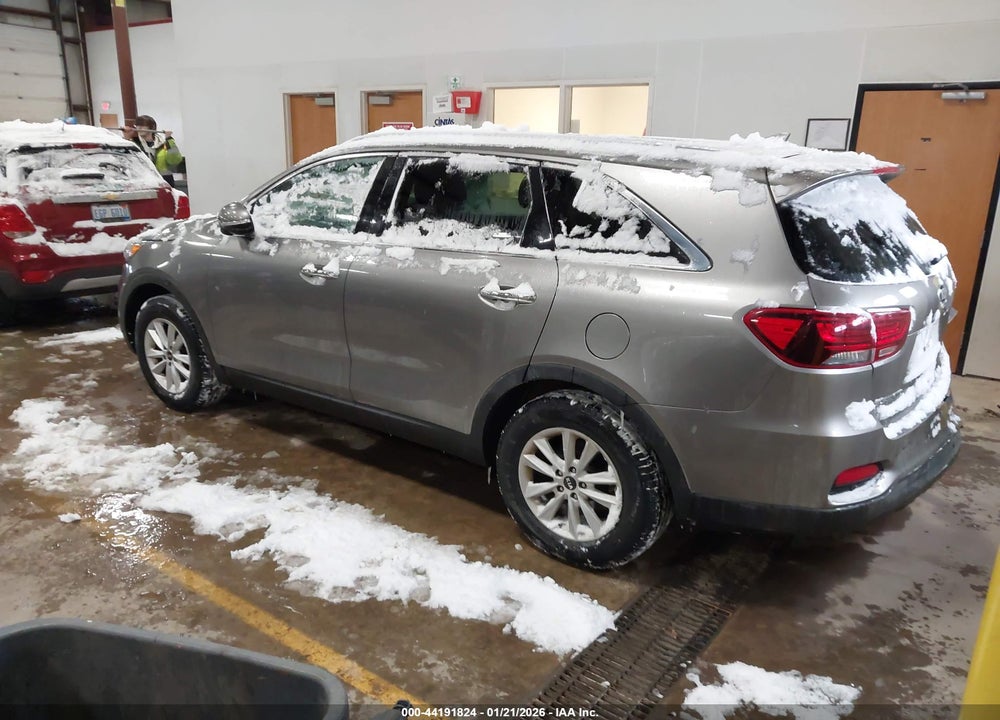 2019 KIA SORENTO 2.4L LX VIN: 5XYPG4A39KG551955
