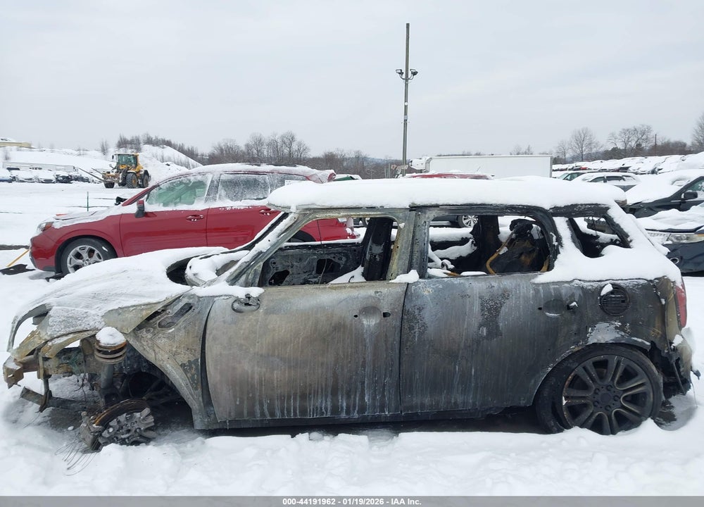 2013 MINI COUNTRYMAN JOHN COOPER WORKS VIN: WMWXD1C51DWM28756