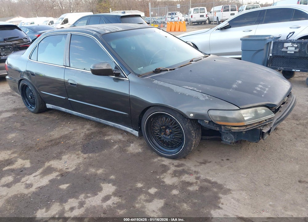 2000 HONDA ACCORD 2.3 LX VIN: 1HGCG5542YA025636