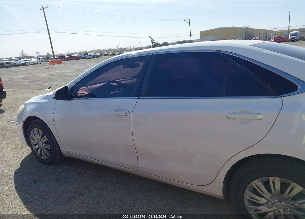 2017 TOYOTA CAMRY LE VIN: 4T1BF1FK4HU661598