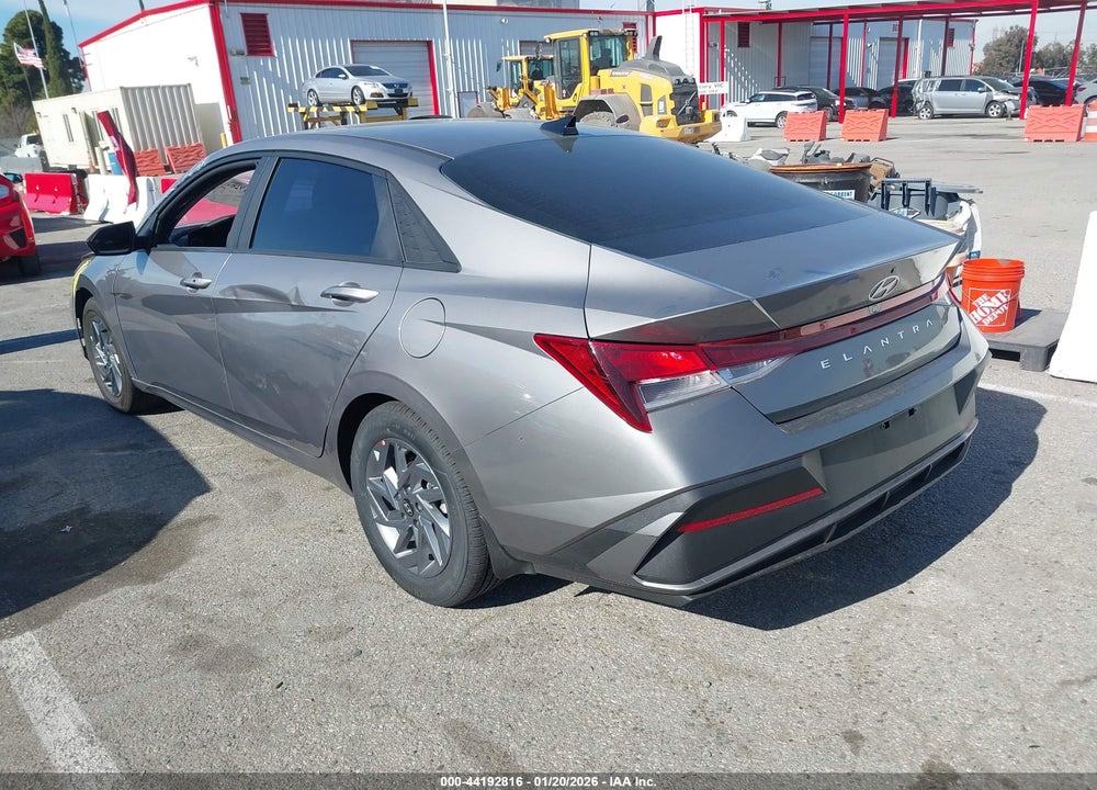 2024 HYUNDAI ELANTRA SEL VIN: KMHLM4DG9RU777469