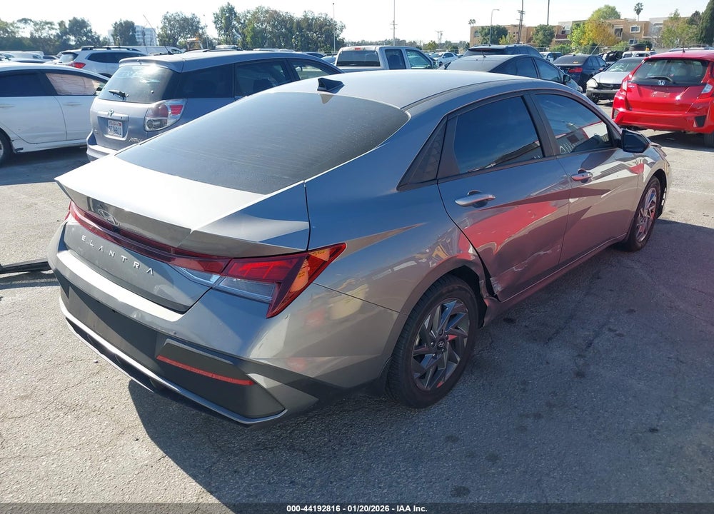 2024 HYUNDAI ELANTRA SEL VIN: KMHLM4DG9RU777469