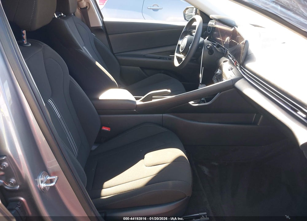 2024 HYUNDAI ELANTRA SEL VIN: KMHLM4DG9RU777469