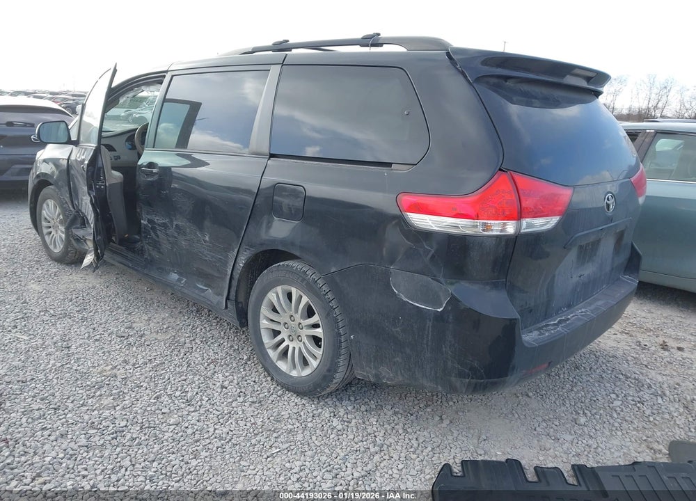 2011 TOYOTA SIENNA XLE V6 VIN: 5TDYK3DC6BS133204