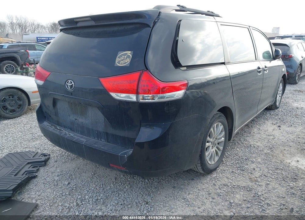 2011 TOYOTA SIENNA XLE V6 VIN: 5TDYK3DC6BS133204