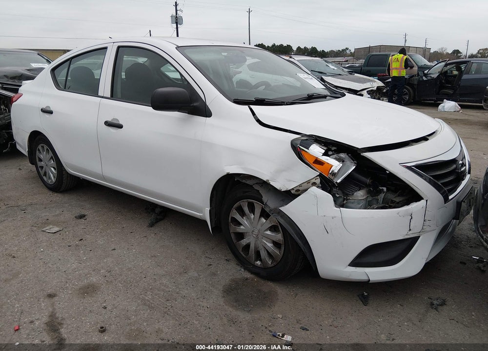 2015 NISSAN VERSA 1.6 S+ VIN: 3N1CN7AP6FL881210