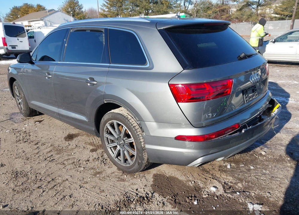 2017 AUDI Q7 3.0T PREMIUM VIN: WA1LAAF79HD013767