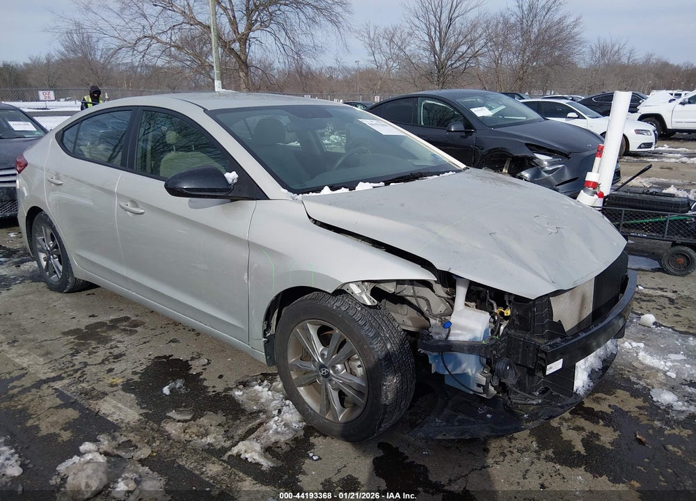 2017 HYUNDAI ELANTRA SE VIN: 5NPD84LF7HH130793