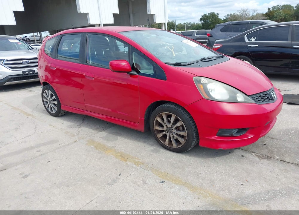 2013 HONDA FIT SPORT VIN: JHMGE8H57DC036494
