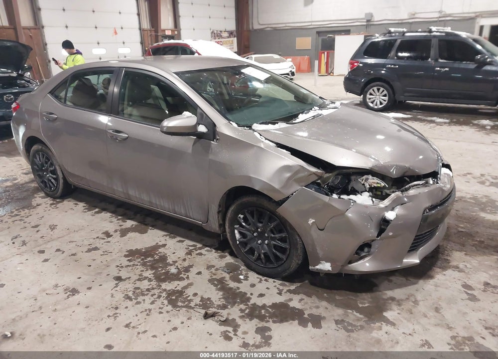 2015 TOYOTA COROLLA LE VIN: 5YFBURHE8FP329271