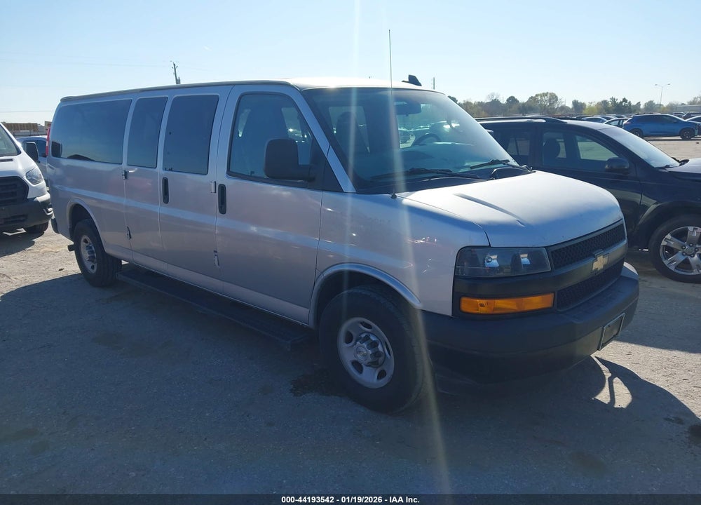 2020 CHEVROLET EXPRESS PASSENGER RWD 3500 EXTENDED WHEELBASE LS VIN: 1GAZGNFP3L1258783