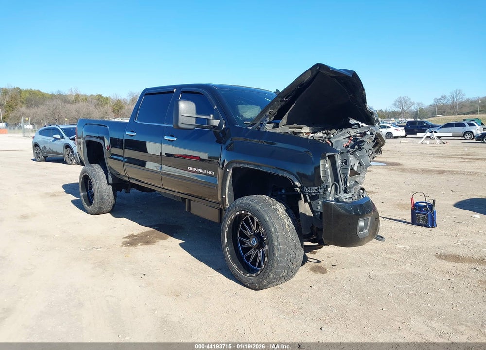 2015 GMC SIERRA 2500HD DENALI VIN: 1GT120E82FF128808