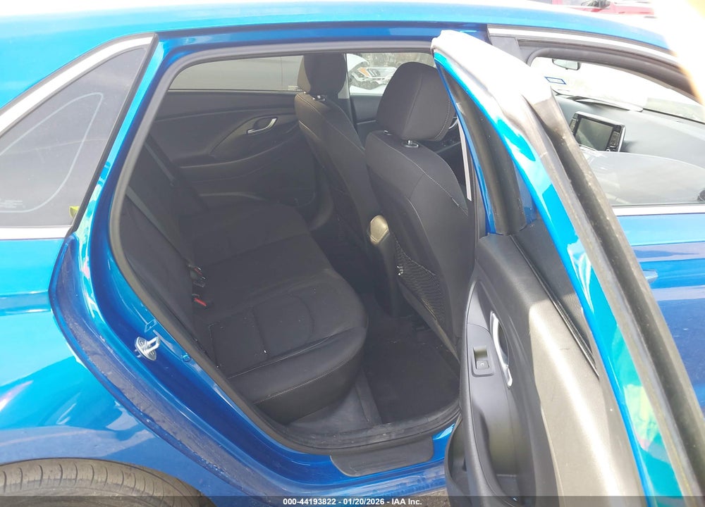 2018 HYUNDAI ELANTRA GT VIN: KMHH35LE6JU011301