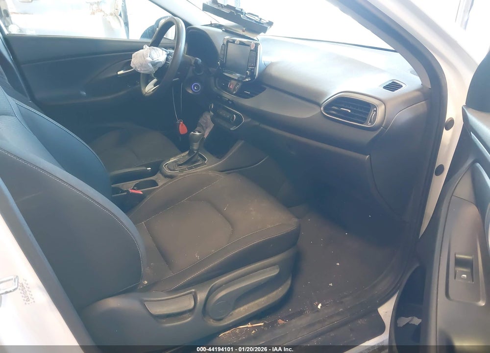 2019 HYUNDAI ELANTRA GT VIN: KMHH35LE5KU107020