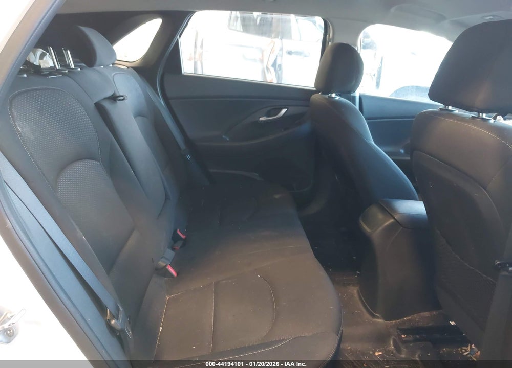 2019 HYUNDAI ELANTRA GT VIN: KMHH35LE5KU107020