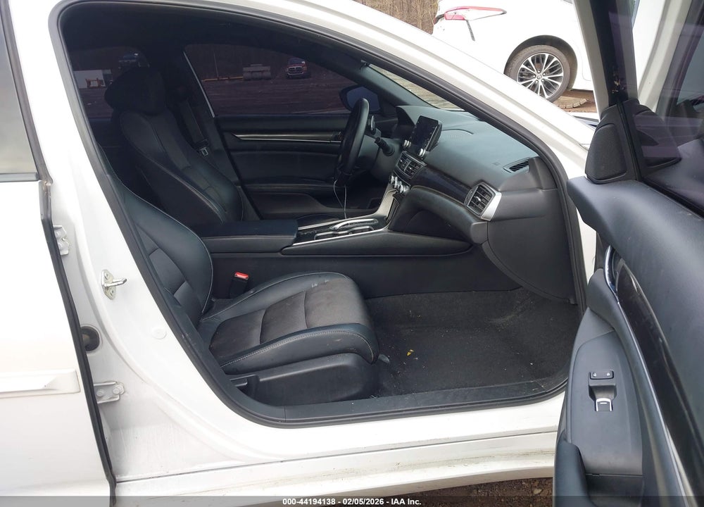 2018 HONDA ACCORD SPORT 2.0T VIN: 1HGCV2F30JA038837