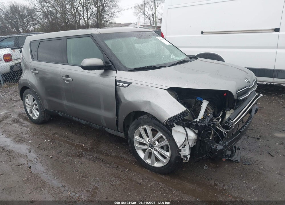 2019 KIA SOUL + VIN: KNDJP3A55K7631087