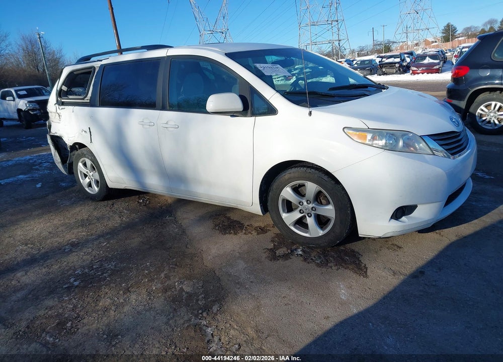 2011 TOYOTA SIENNA LE V6 VIN: 5TDKK3DC2BS092155