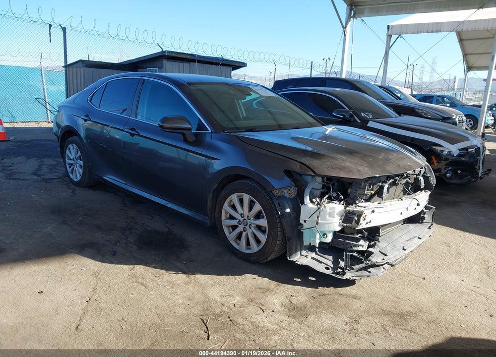 2019 TOYOTA CAMRY LE VIN: 4T1B11HK7KU832086