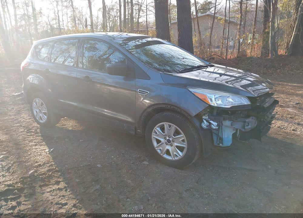2013 FORD ESCAPE S VIN: 1FMCU0F77DUA52001