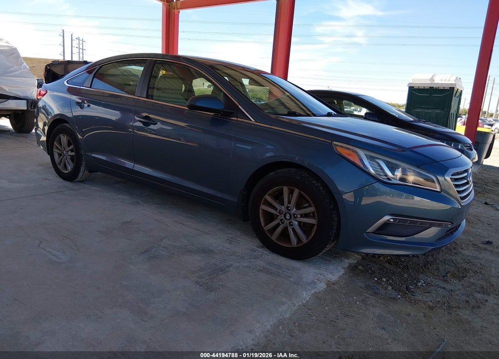 2015 HYUNDAI SONATA SE VIN: 5NPE24AF3FH152814
