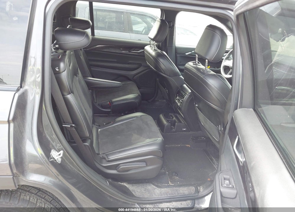 2023 JEEP GRAND CHEROKEE L ALTITUDE 4X4 VIN: 1C4RJKAGXP8104583