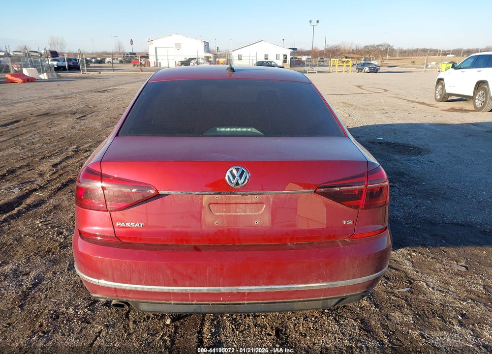 2017 VOLKSWAGEN PASSAT 1.8T R-LINE VIN: 1VWDT7A38HC032793