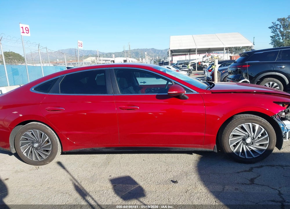 2023 HYUNDAI SONATA HYBRID SEL VIN: KMHL34JJ9PA079302