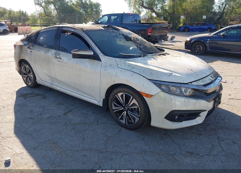 2018 HONDA CIVIC EX-T VIN: JHMFC1F32JX002932