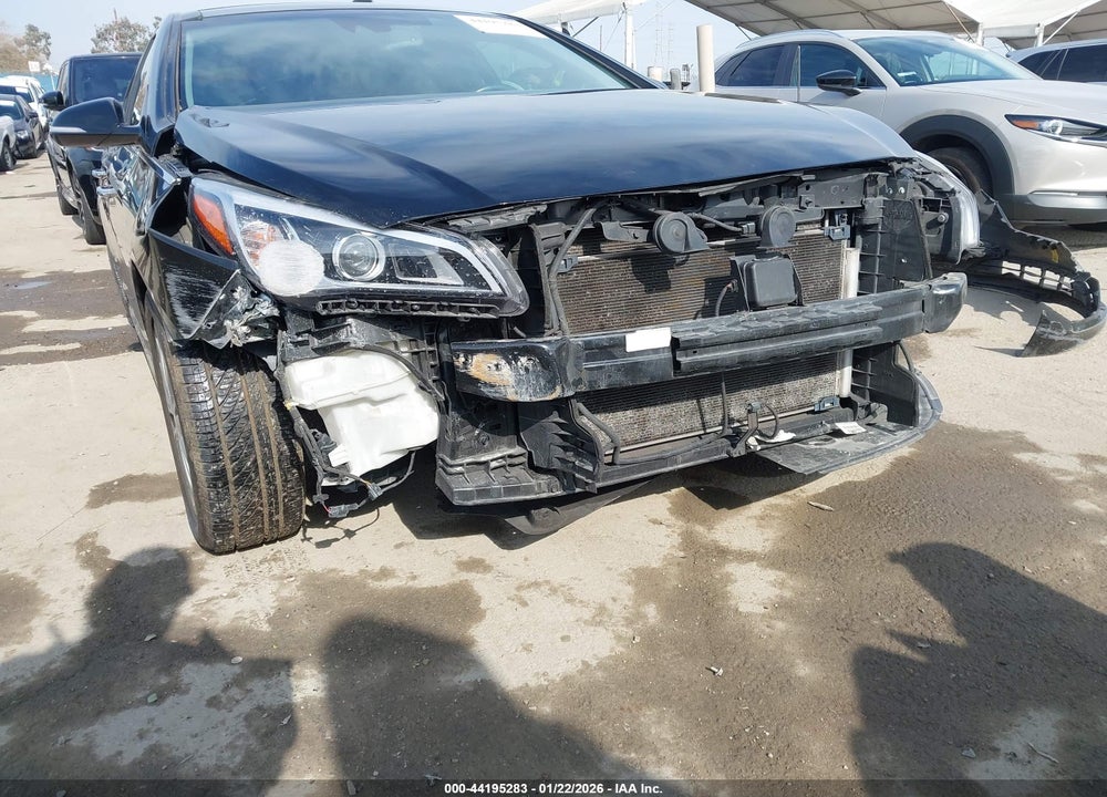 2015 HYUNDAI SONATA LIMITED VIN: 5NPE34AF1FH103138