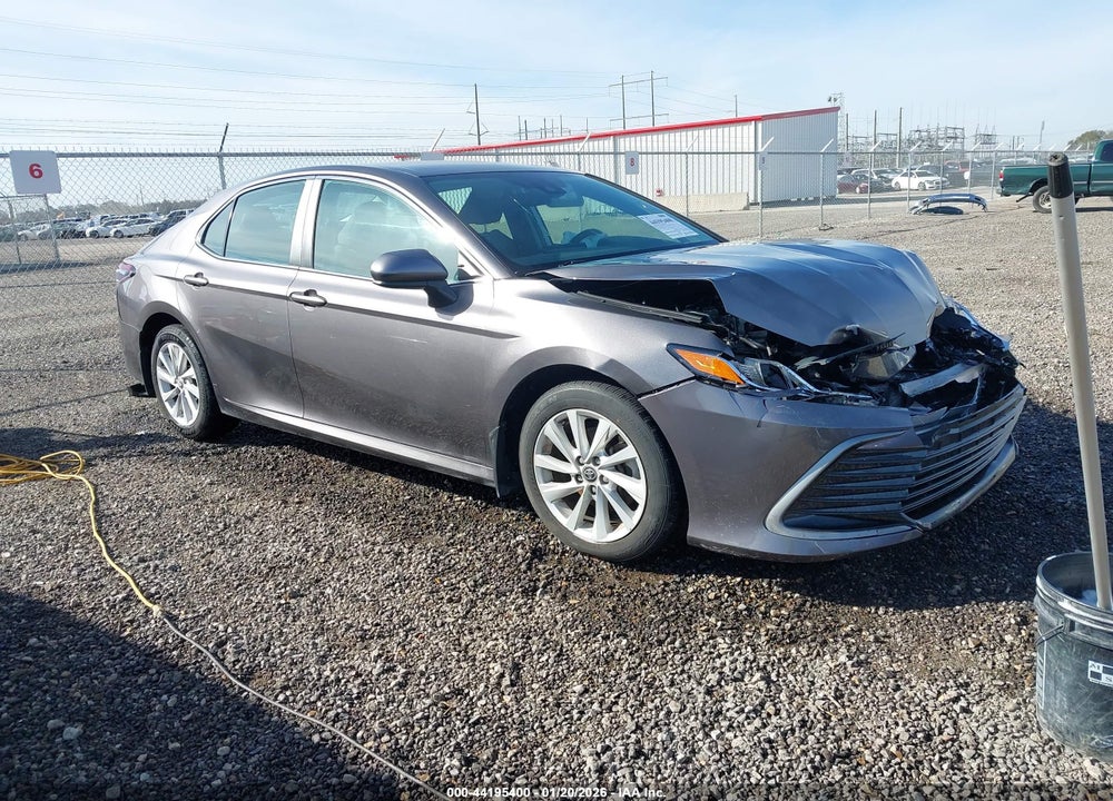 2021 TOYOTA CAMRY LE VIN: 4T1C11AKXMU604004