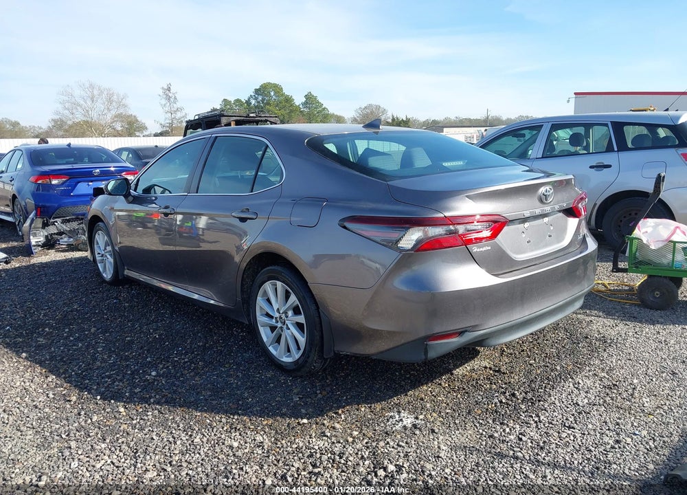 2021 TOYOTA CAMRY LE VIN: 4T1C11AKXMU604004
