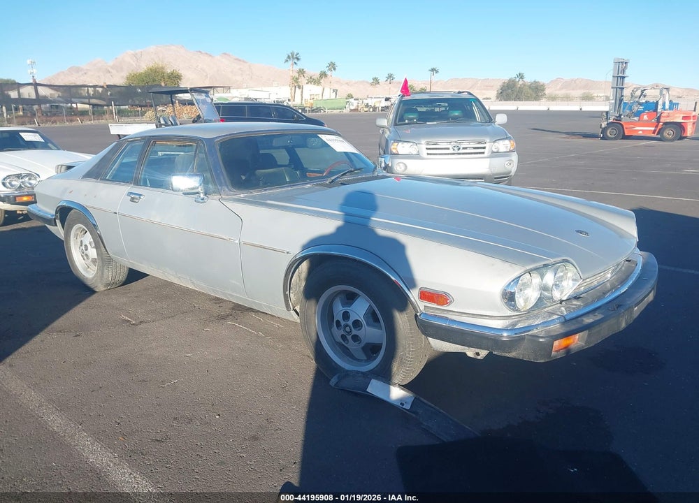 1985 JAGUAR XJS VIN: SAJNV5843FC117768