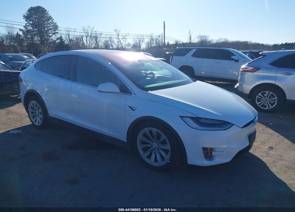 2018 TESLA MODEL X 100D/75D/P100D VIN: 5YJXCAE23JF135644