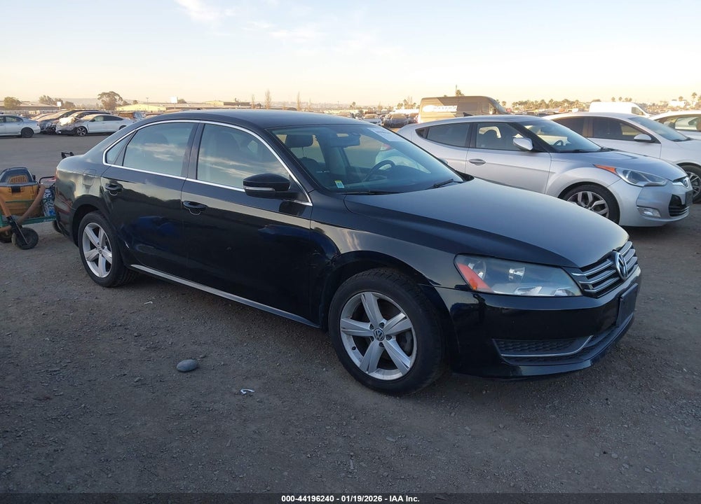 2014 VOLKSWAGEN PASSAT 2.5L SE VIN: 1VWBP7A30EC002095