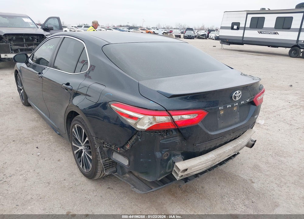 2018 TOYOTA CAMRY SE VIN: 4T1B11HK7JU540632