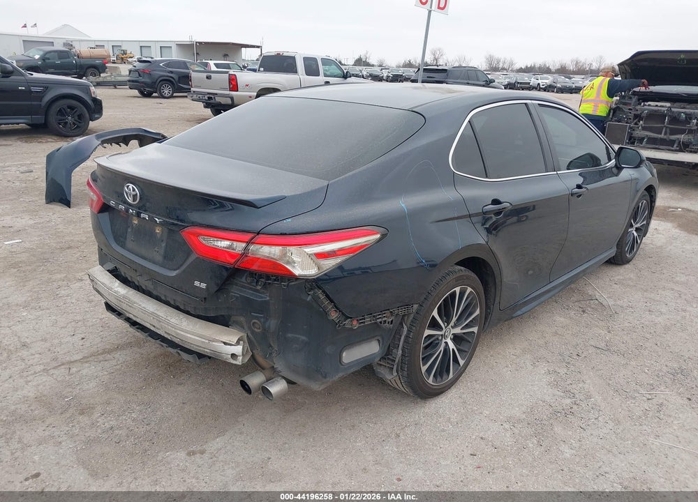 2018 TOYOTA CAMRY SE VIN: 4T1B11HK7JU540632