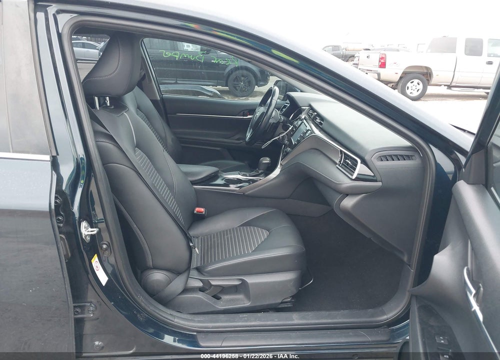 2018 TOYOTA CAMRY SE VIN: 4T1B11HK7JU540632