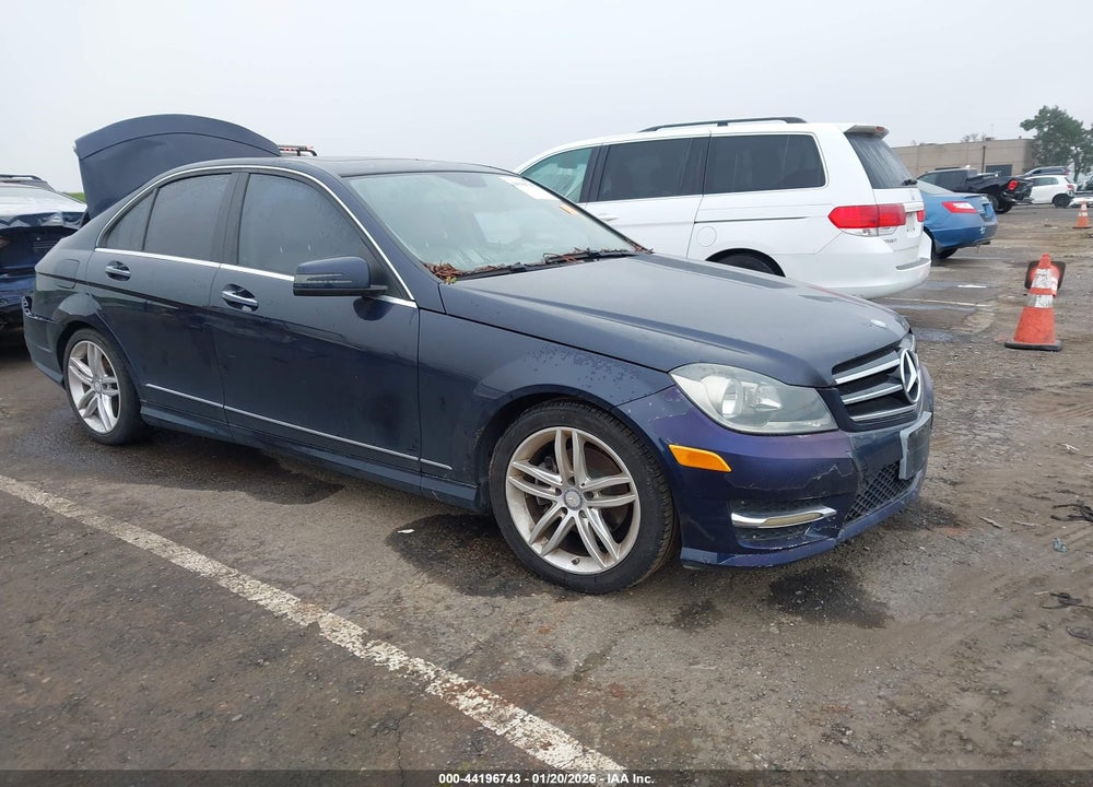 2014 MERCEDES-BENZ C 250 LUXURY/SPORT VIN: WDDGF4HB1ER307714