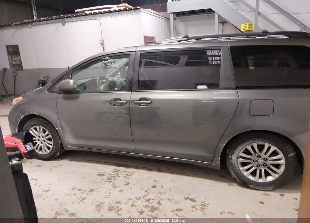 2012 TOYOTA SIENNA XLE V6 8 PASSENGER VIN: 5TDYK3DCXCS259163