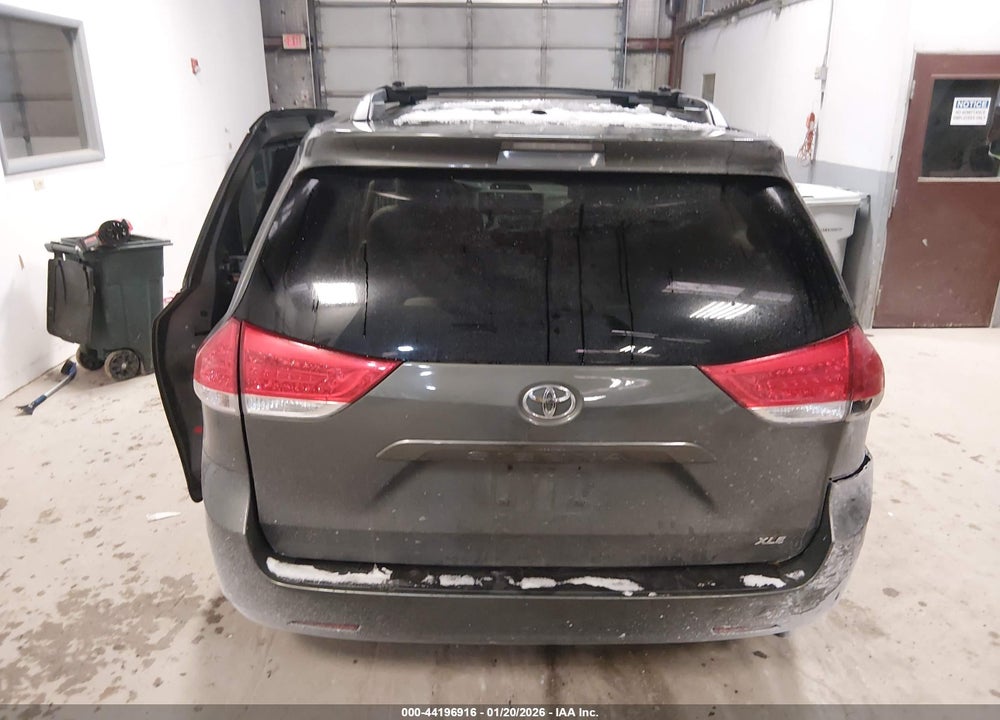 2012 TOYOTA SIENNA XLE V6 8 PASSENGER VIN: 5TDYK3DCXCS259163
