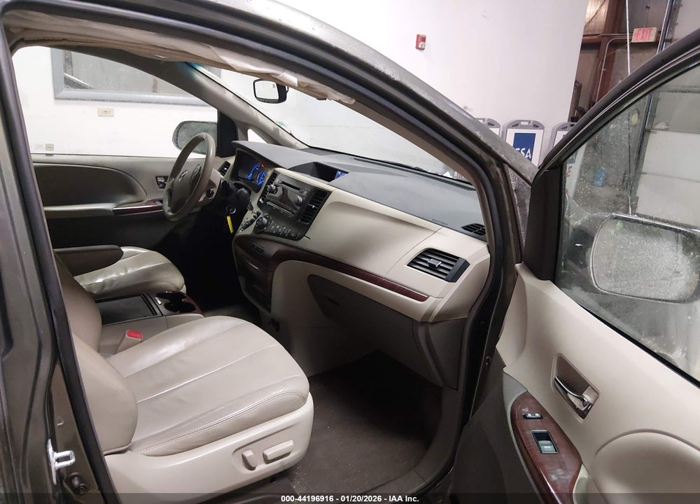 2012 TOYOTA SIENNA XLE V6 8 PASSENGER VIN: 5TDYK3DCXCS259163