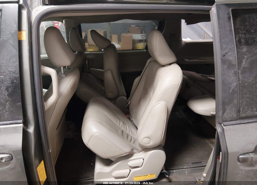 2012 TOYOTA SIENNA XLE V6 8 PASSENGER VIN: 5TDYK3DCXCS259163