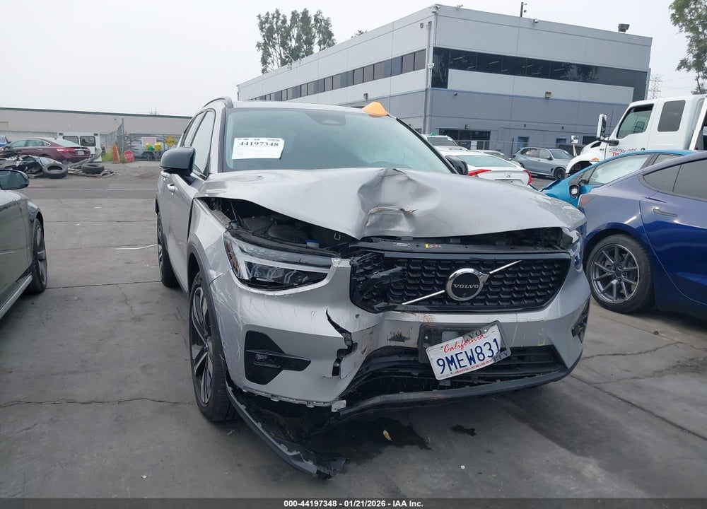 2024 VOLVO XC40 B5 PLUS DARK THEME VIN: YV4L12UL4R2364429