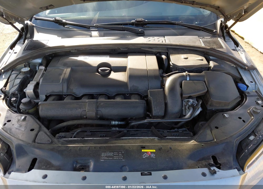 2010 VOLVO XC70 3.2 VIN: YV4960BZ5A1075822
