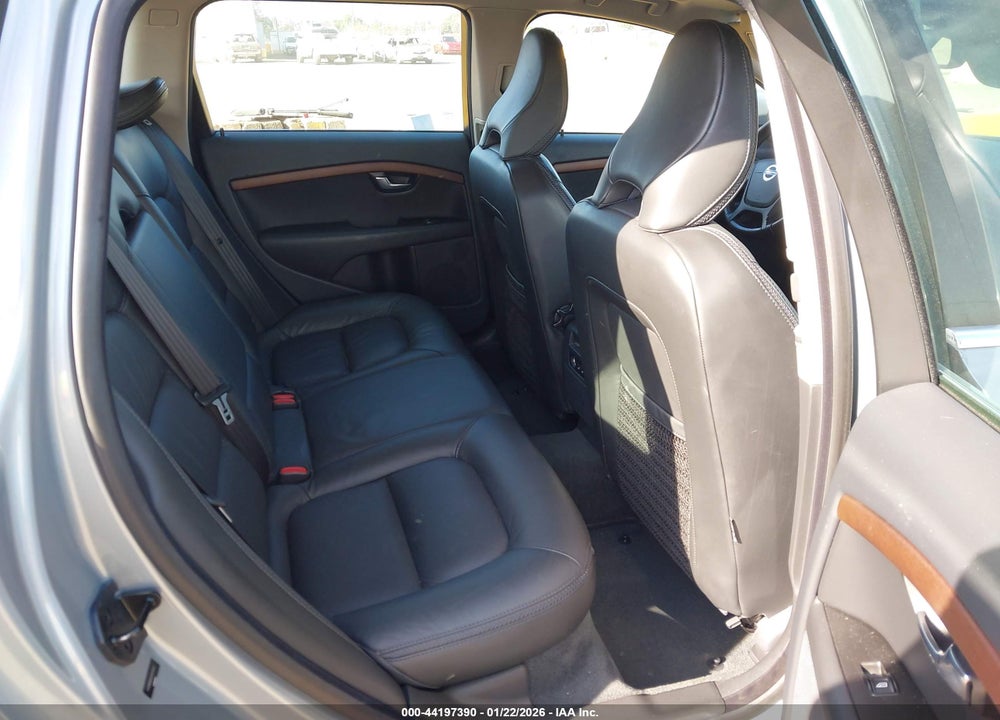 2010 VOLVO XC70 3.2 VIN: YV4960BZ5A1075822