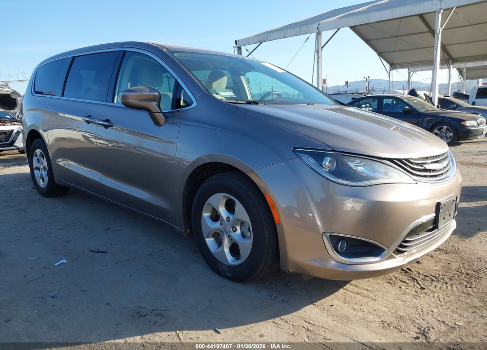 2018 CHRYSLER PACIFICA HYBRID TOURING PLUS VIN: 2C4RC1H73JR126947