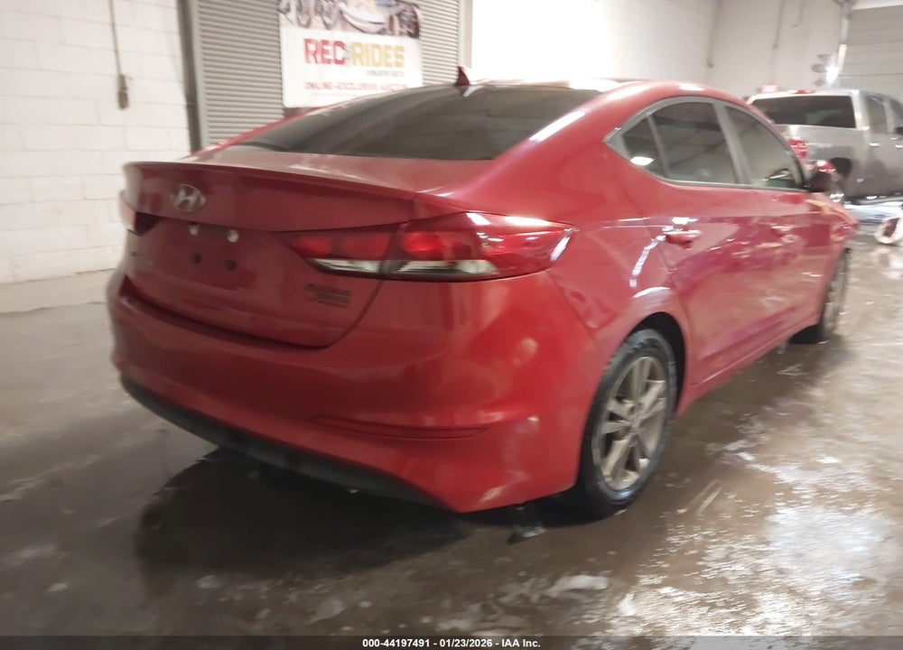 2018 HYUNDAI ELANTRA SEL VIN: 5NPD84LF5JH231904