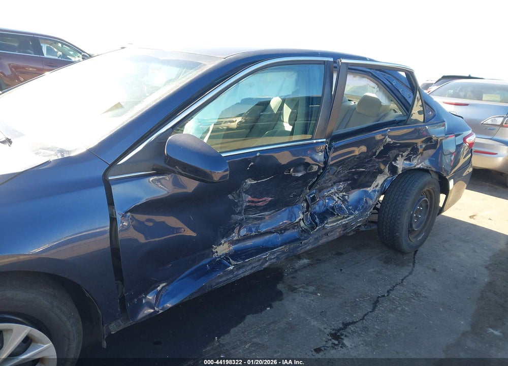 2016 TOYOTA CAMRY LE VIN: 4T4BF1FK7GR569289