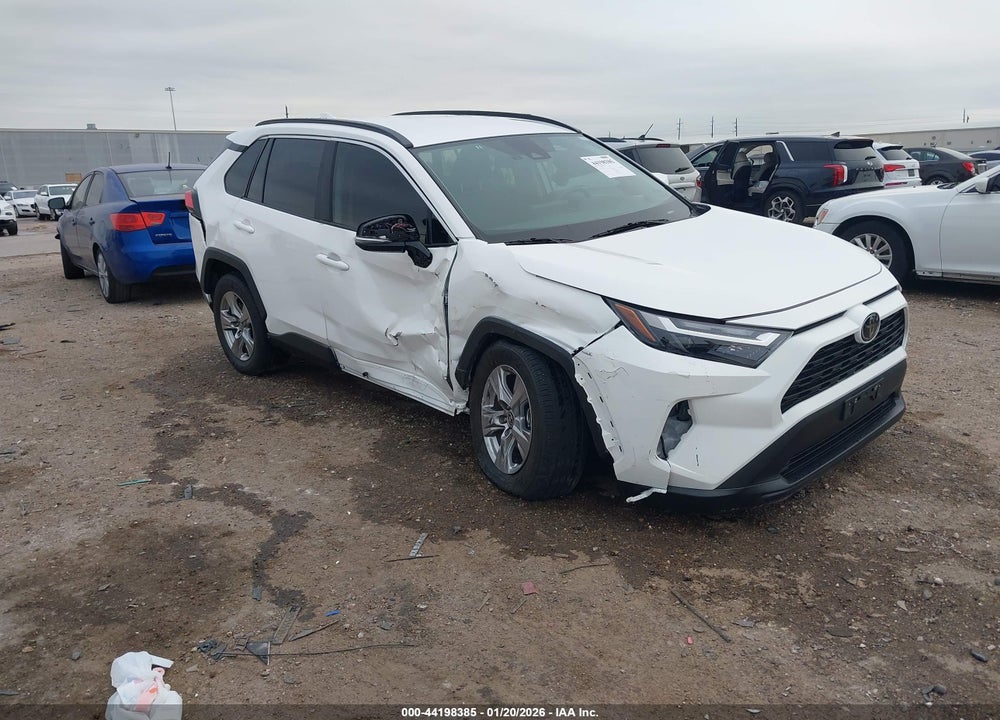 2022 TOYOTA RAV4 XLE VIN: 2T3W1RFV0NC210648